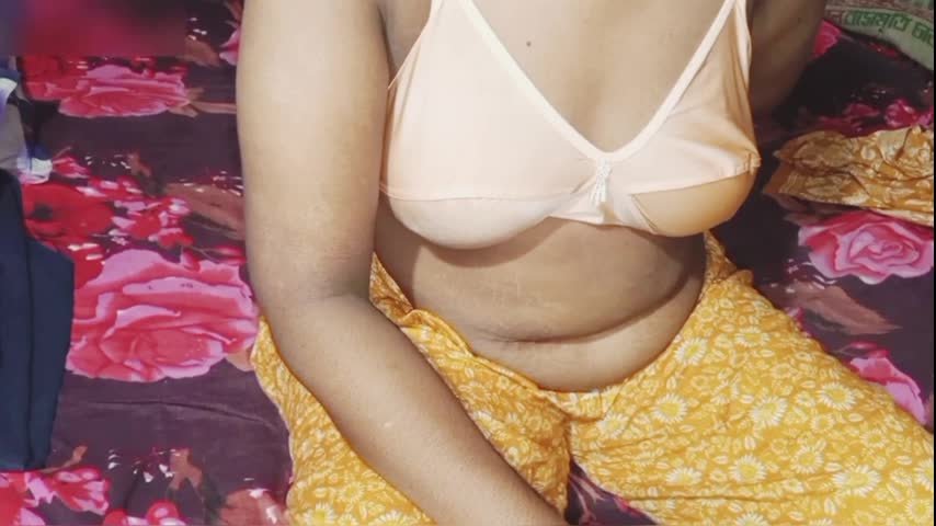 Desi Bhabhi I fucked Bhabhi’s milk is swinging during sex