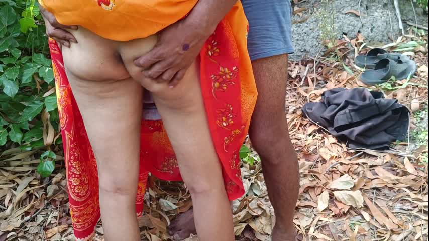 Bhabhi ki hui chudai jungle mein