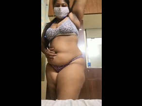 Tamil aunty taking out her boobs showing massive ass video call