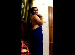 Beautiful Sexy Gorgeous Babe Showing