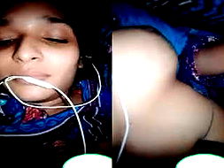 Beautiful GF Mastrubating By Long Brinjal With Moaning