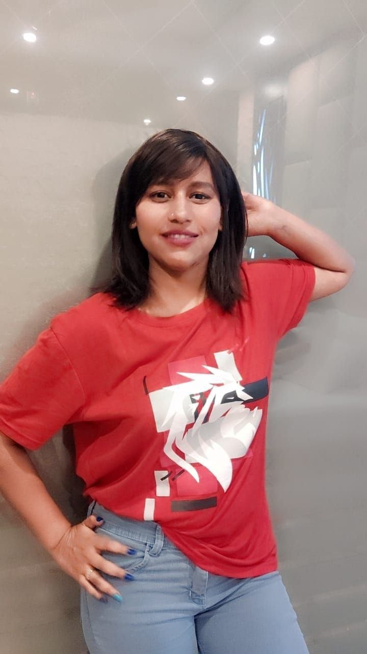 Indian paid slut trying lingerie and nude pussy