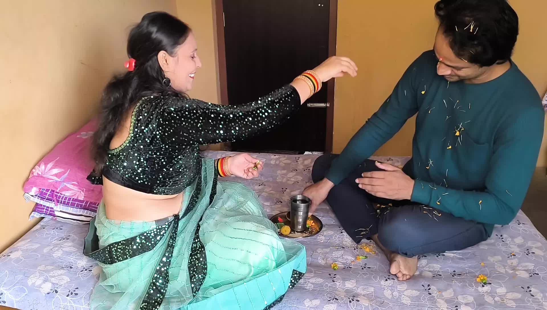 ne chod diya laddu kha ke chhoti stepsister twenty thousand mein chud gayi