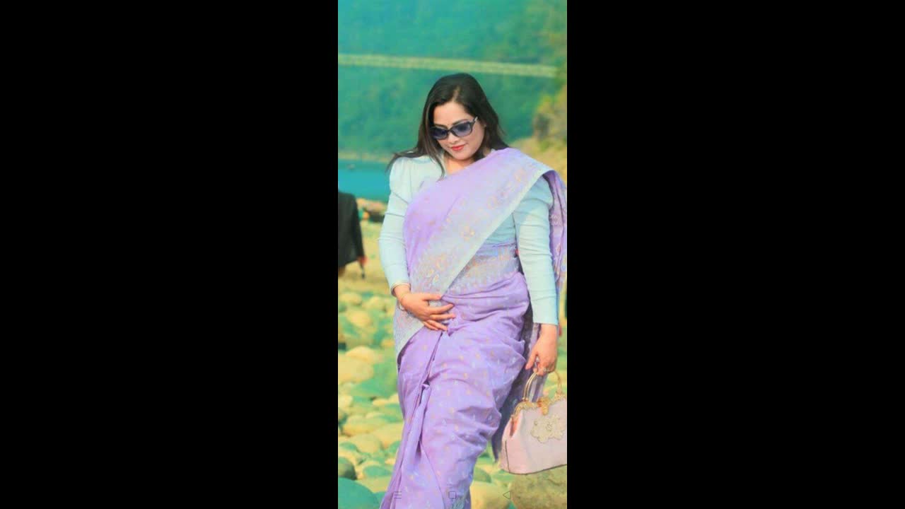 Horny Married Bhabi Fingering