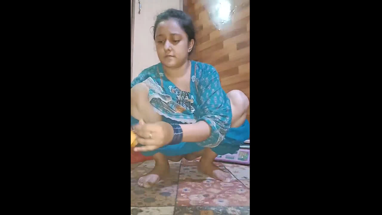 Horny bhabhi taking tool inside pussy