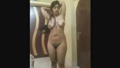 Indian Girl Shows Her Big Boobs And Big Ass