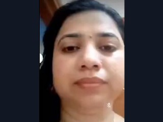 Desi lady changing clothes in video call