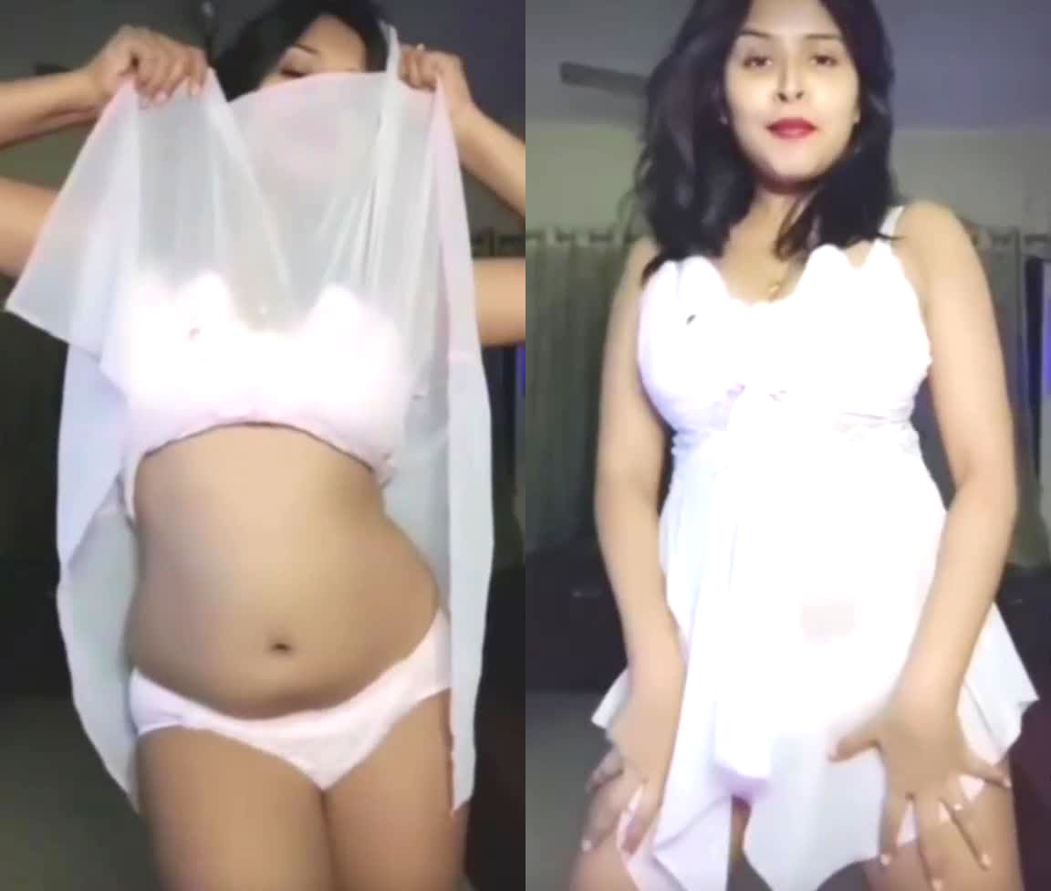 Vid-Chamet Girl Showing 79