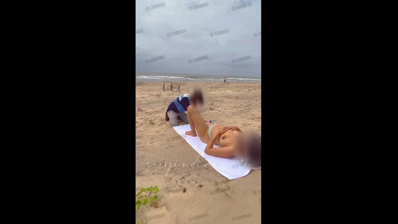 Sexy Indian Wife daring fingering in nude goa beach by stranger
