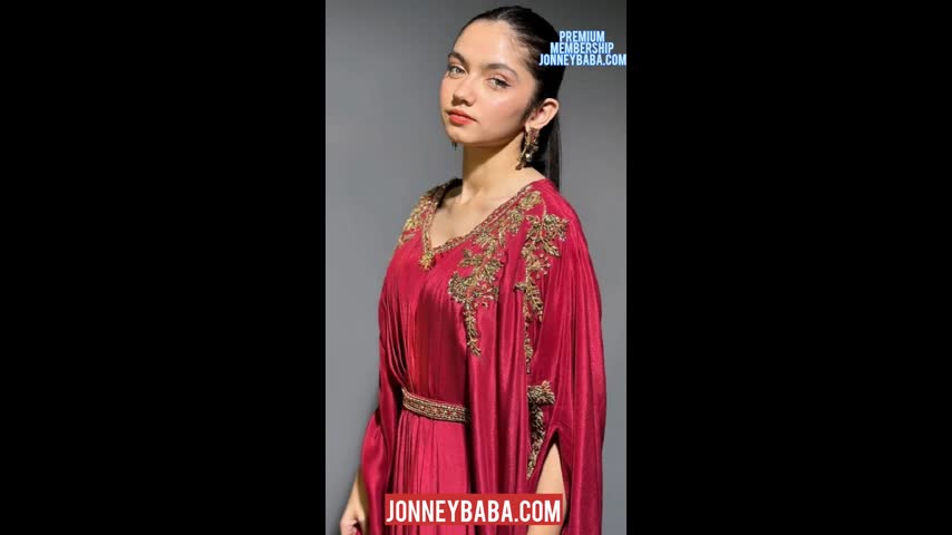 Pakistani Influencer leaks viral mms slim body boobs showing young influences