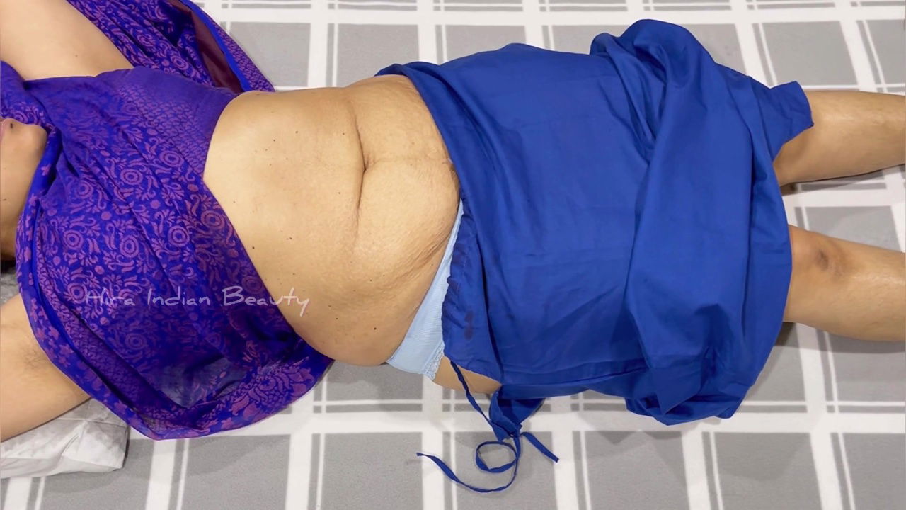 Curvy Indian Mom in Saree gets Erotic Oil Massage – Juicy Navel and Milky Thigh Fetish lovers