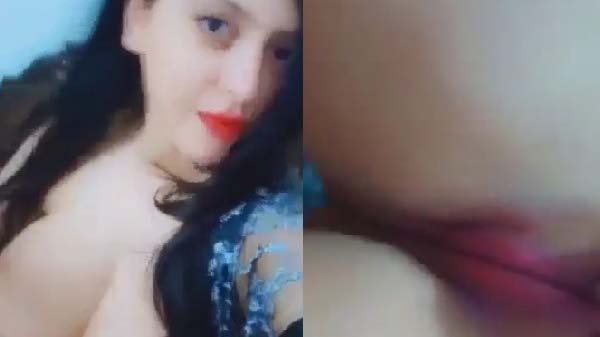 Pakistani girl ki boobs aur pink chut ki selfie