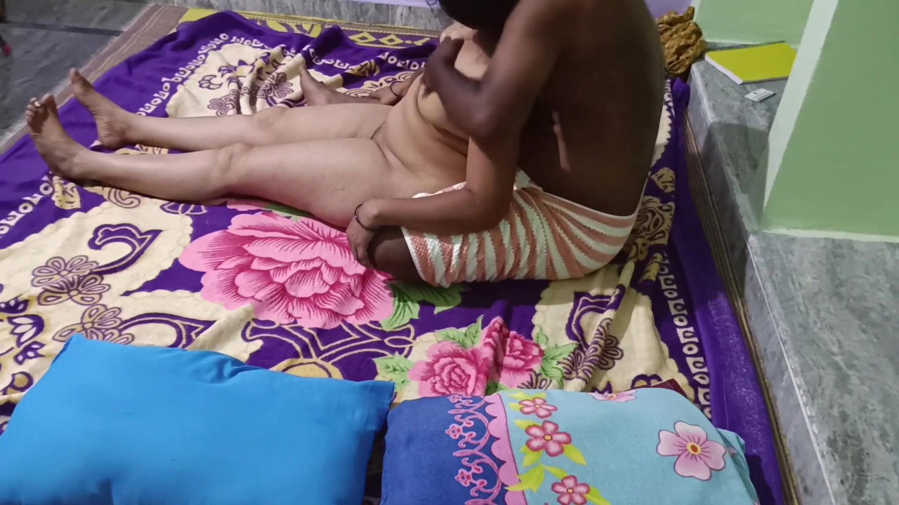 Beautiful Horny Nude Desi Aunty Sex