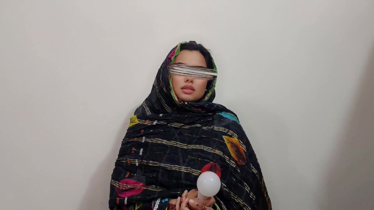 Friend’s mother killed the bulb excuse – Hindi Audio