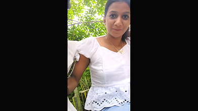 Desi Gf in Outdoor Indian Sex MMS Fun